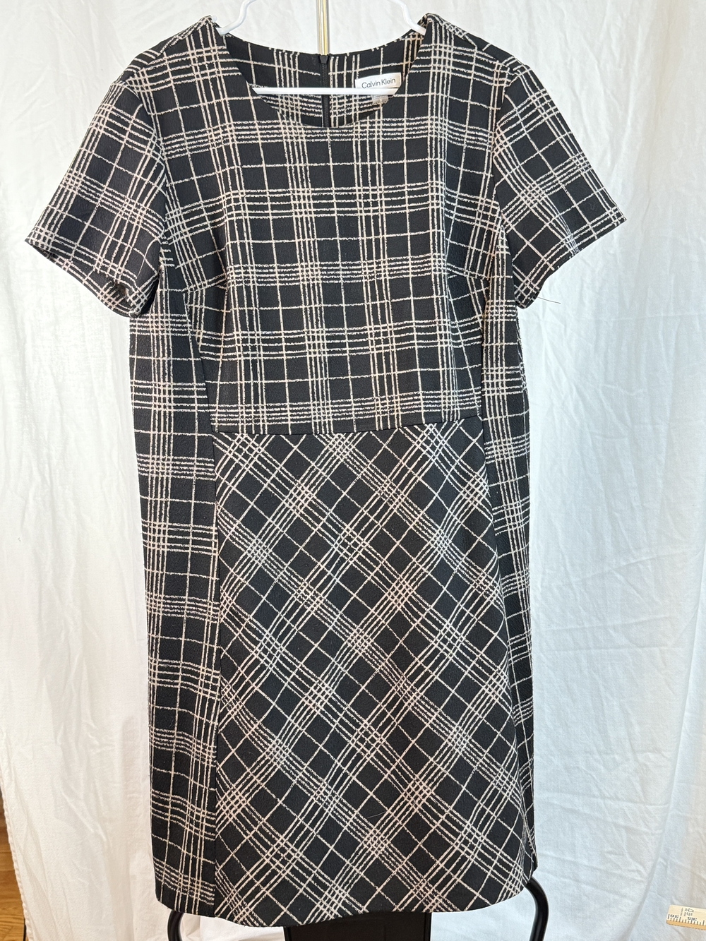 Calvin Klein Black & White Plaid Short-Sleeve Shift Dress sz 16